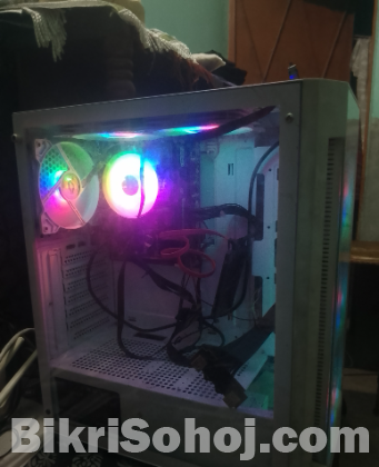 মনিটর, মাউস, কিবোর্ড, সাউন্ড বক্স সহ ডেক্সটপ কম্পিউটার